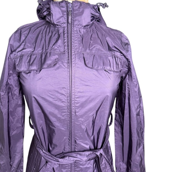 LL Bean Womens Purple Hooded Windbreaker Parka Trail Model Rain Jacket Size XS - Picture 2 of 9